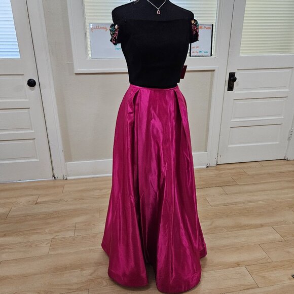Size 8 black and fuschia two piece Sherri Hill gown excellent condition 51101 - Picture 1 of 10